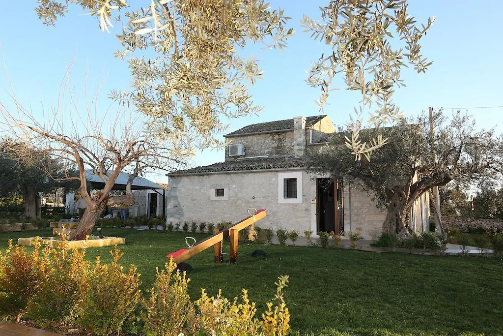 Serravalle Relais & Country Villa With Private Pool - Esclusive Use Chiaramonte Gulfi Apartment
